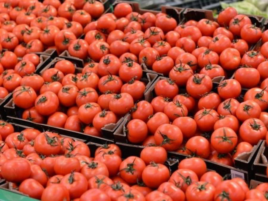 Fraudă de proporții la supermarket. Legume și fructe din Turcia, reetichetate și vândute în toată țara ca produse românești