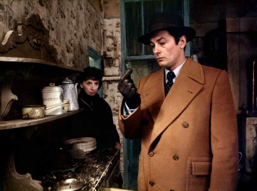 Delon, între viril și non-binar