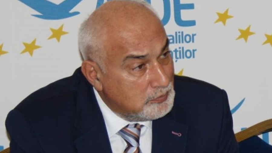 V. Vosganian: Comportamentul lui Iohannis, sfidător neconstituțional