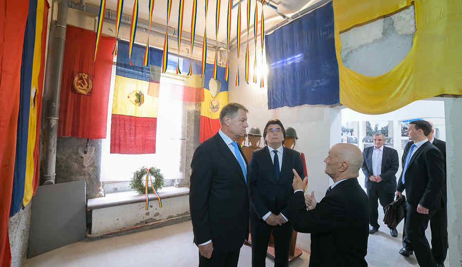 I-a venit rândul și lui Iohannis!