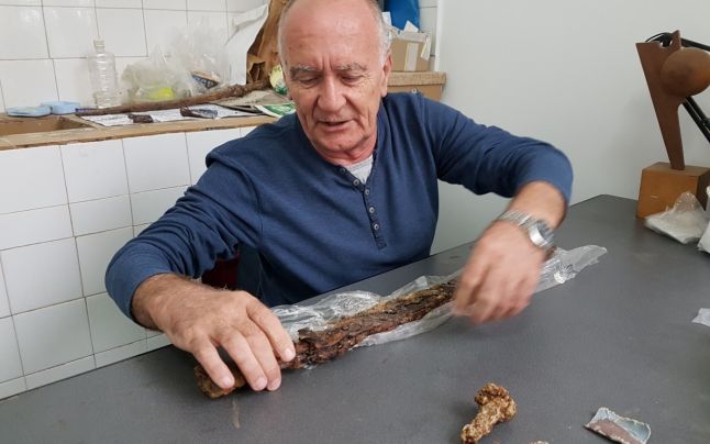 Restauratorul Dan Ionescu, ,,terapeutul” străvechilor relicve