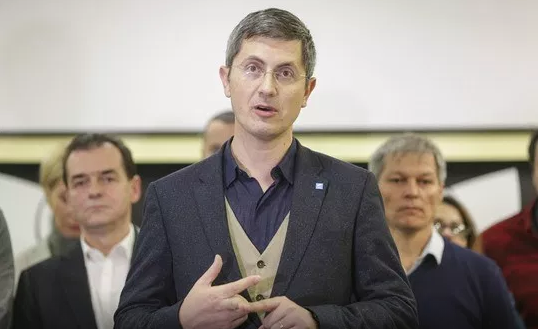 Iată cum se sfâșie liderii Opoziției între ei!