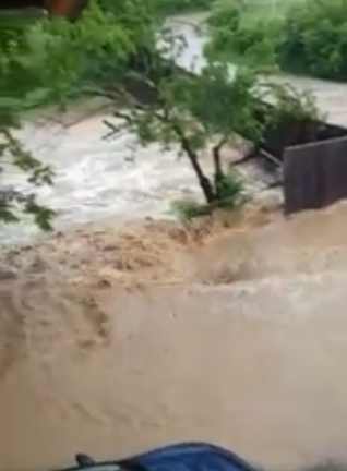 (VIDEO) Dramatic: Cum a lovit viitura