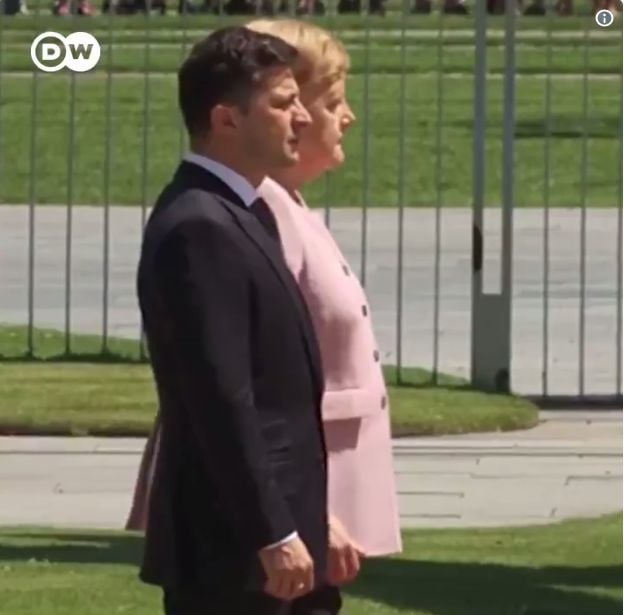 Merkel e bolnavă? Imagini șocante!
