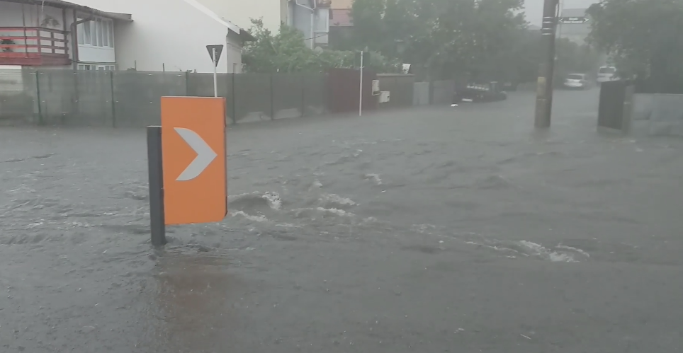 (VIDEO) În oraș, ca la apocalipsă