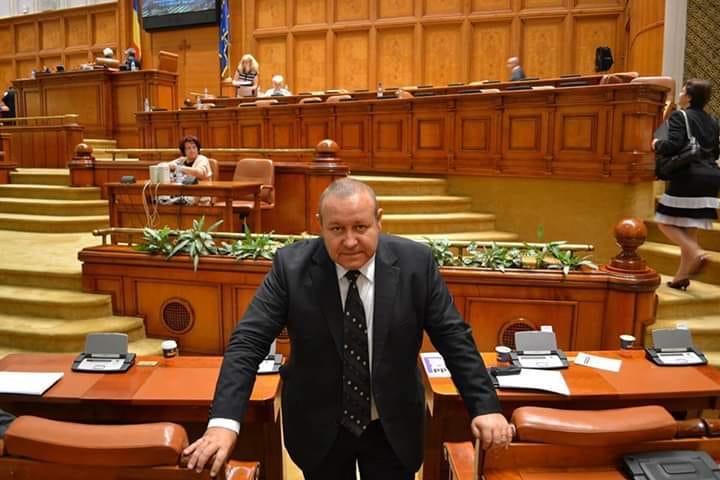 Fenechiu bagă divorț înainte de căsătorie