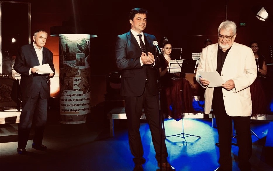 Ministrul PSD al Culturii l-a premiat pe Pleşu, care i-a înjurat partidul