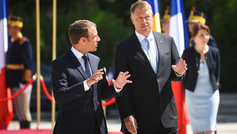 Iohannis strigă de două ori „Absent”