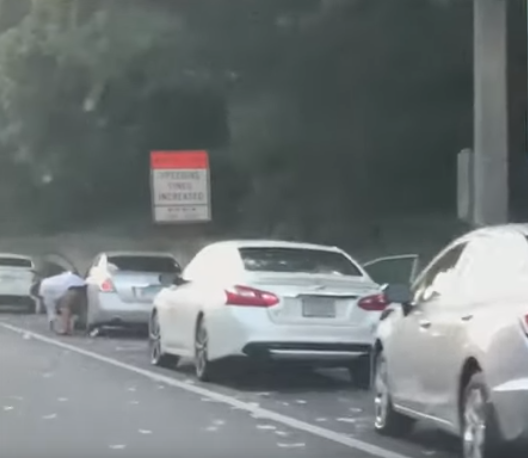 Dovada: A zburat cu bani!