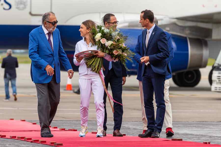 (VIDEO) Imagini de la întoarcerea Simonei Halep acasă cu trofeul
