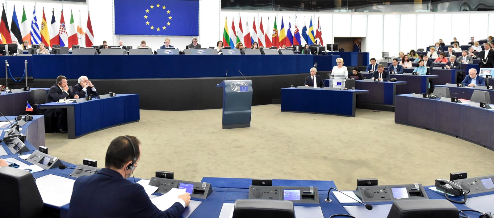 Dăncilă, la Strasbourg și acasă