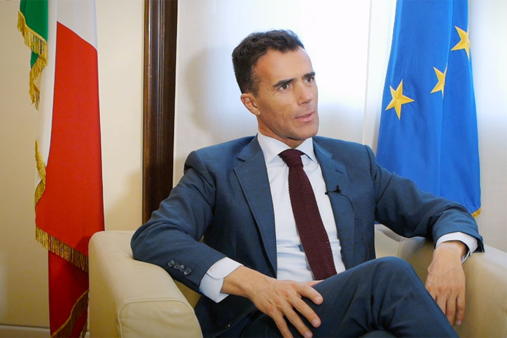Fost ministru italian, acuzat că a ”tradat” în favoarea Franței