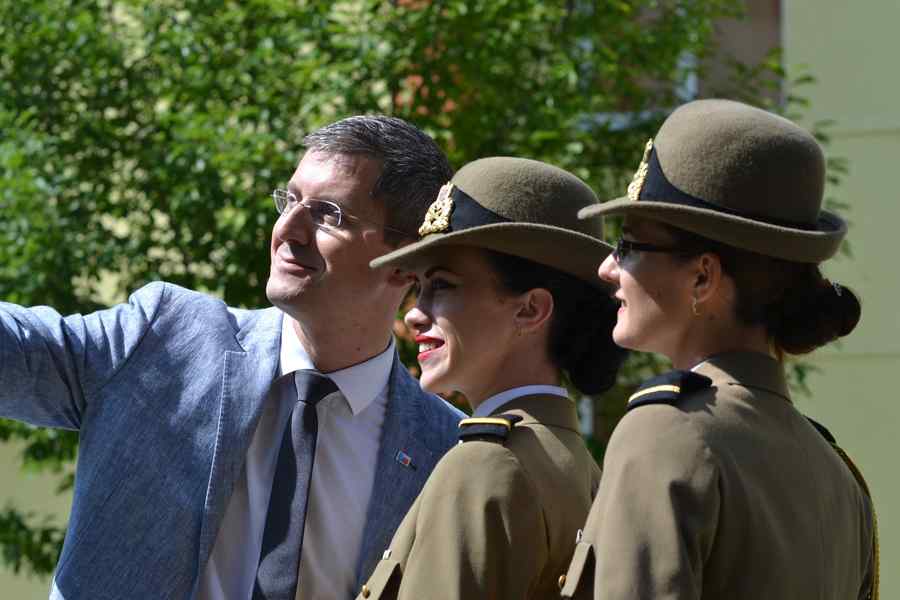 Când statul eșuează, Barna exploatează (electoral)