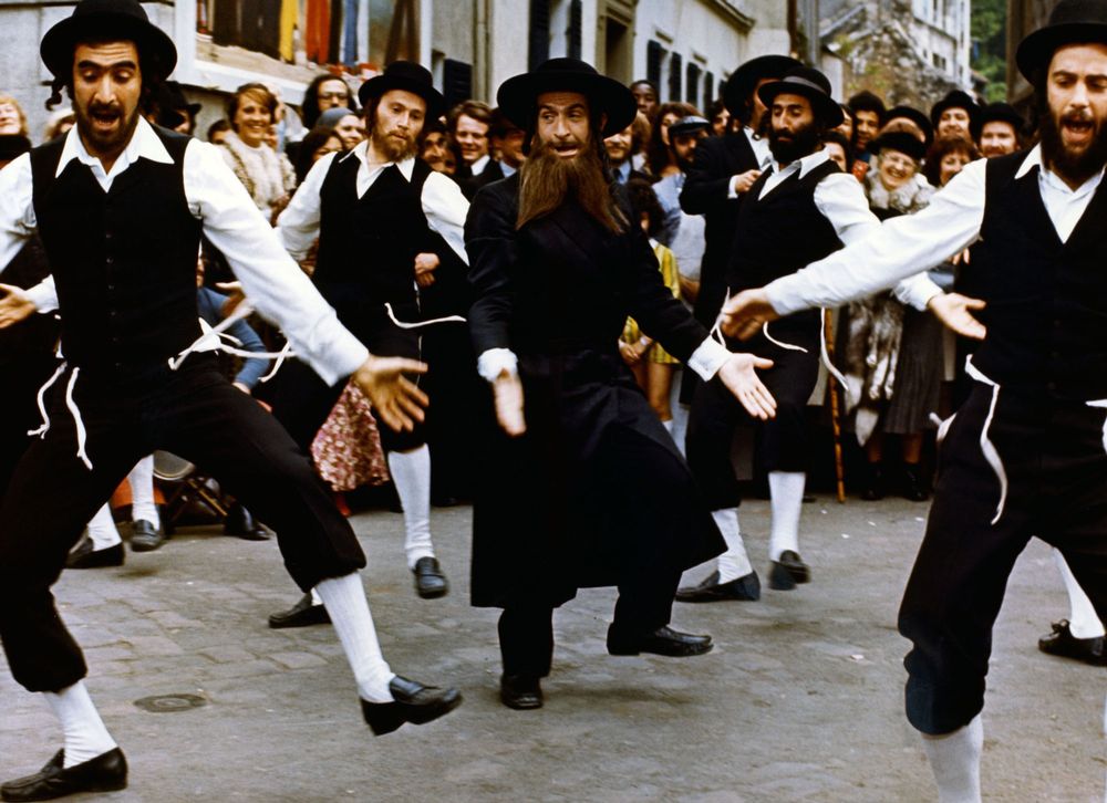 Comedii și filme de aventuri în aer liber pe Faleza Cazino