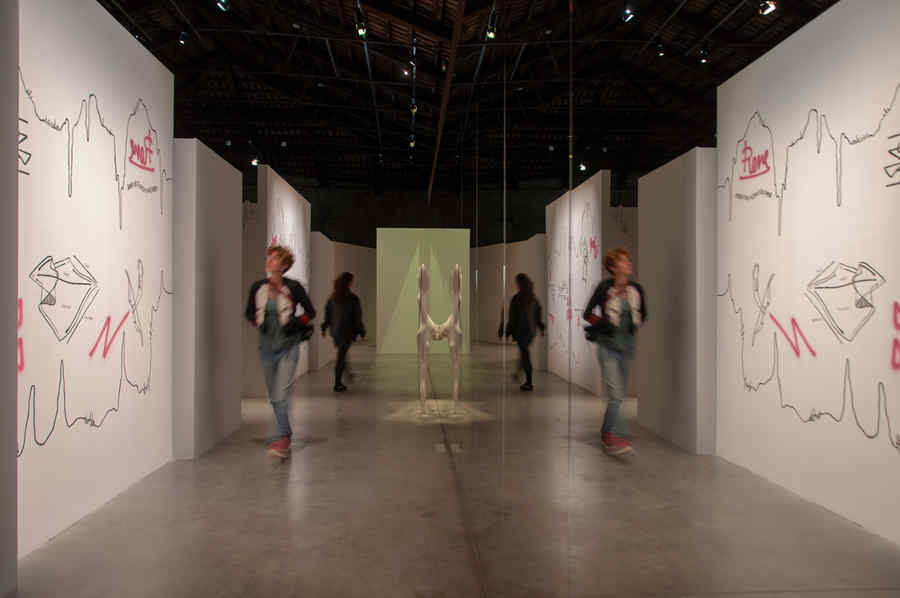 Bienala şi provocările timpului nostru