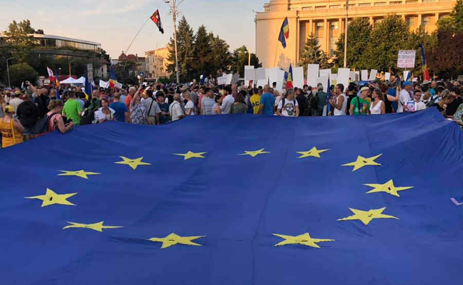 Vrem o țară ca-n propagandă!