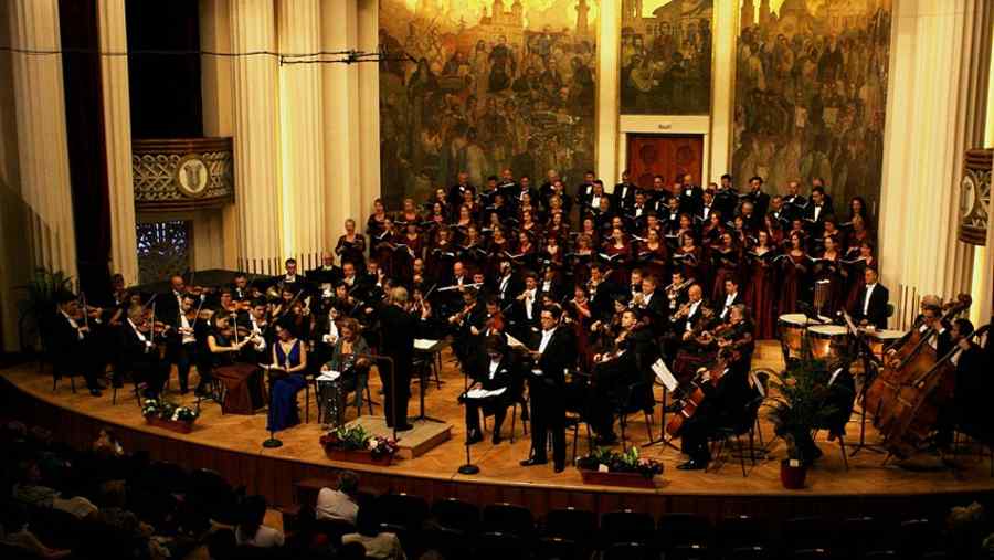 O zi densă, cu patru concerte și oferte pentru toate gusturile