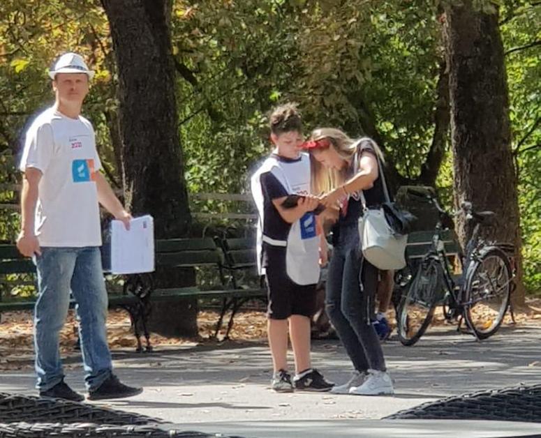 Copii implicaţi în jocuri politice
