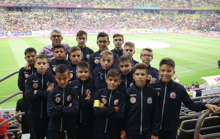 Vrei să-ți duci copilul gratis la meciul Naționalei? Iată cum!