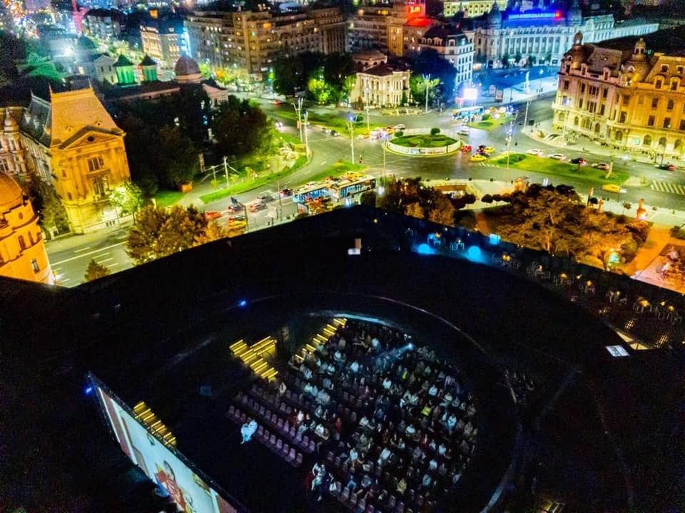 AMFITEATRU TNB – nopți de vară, sus, pe teatru