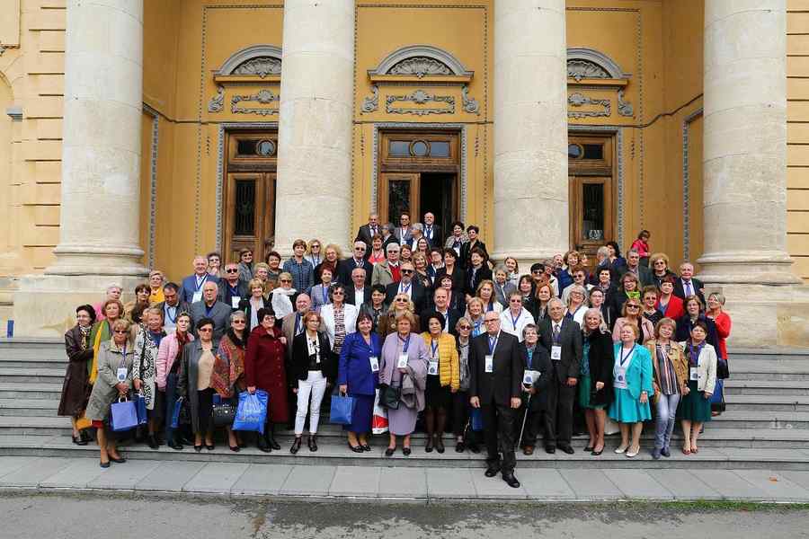 Întâlnire de promoţie după patru decenii