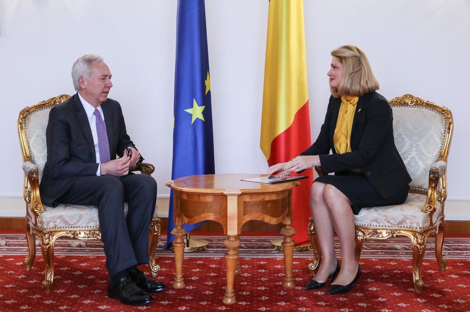 Premieră: Raport lunar către Klemm!