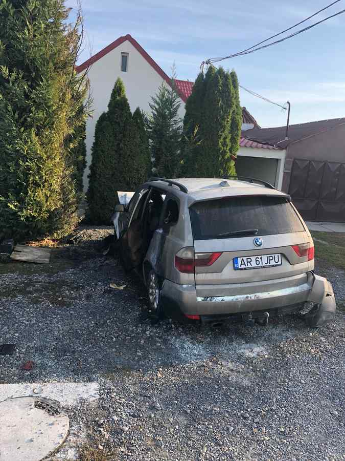 Șef de poliție, acuzații grave după ce mașina familiei a ars în fața casei (II)
