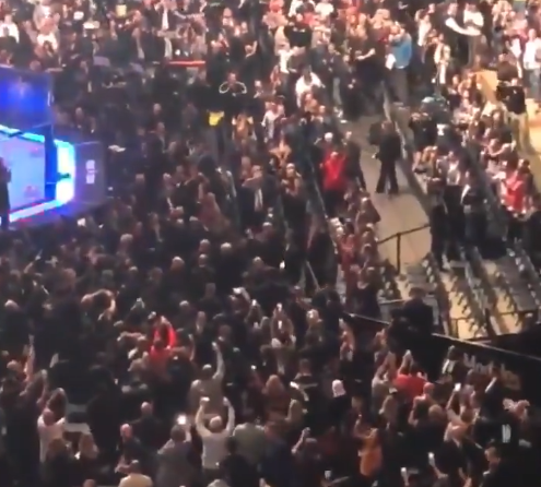 Încă o porție de huiduieli pentru președinte