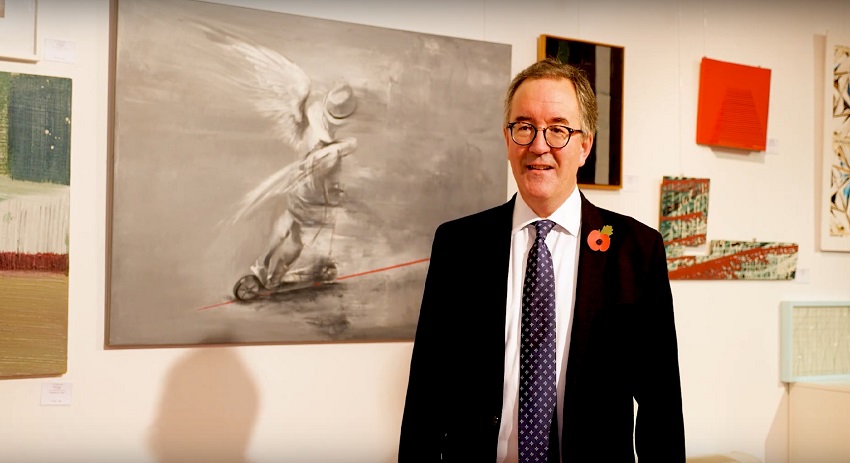 Ambasadorul britanic şi-a studiat dosarul de la Securitate: „Plictisitor”