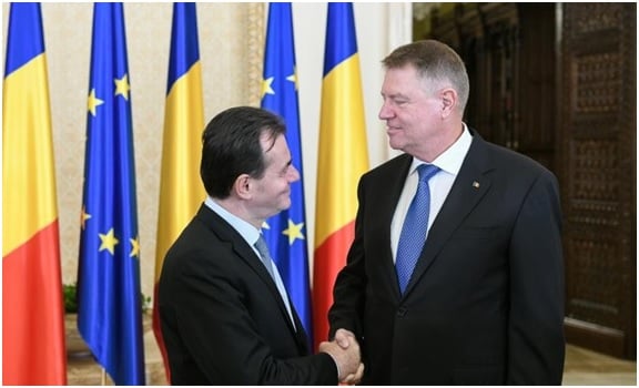 Președintele și premierul lasă palatele goale