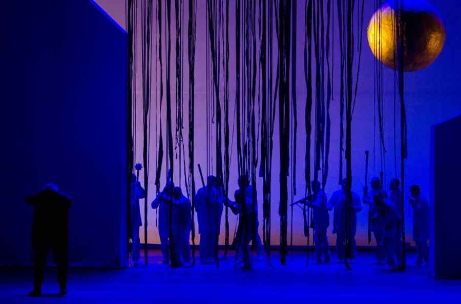 Politizare și conducere discreționară la Opera Națională București II