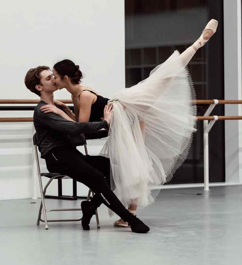 Balerinul din „The White Crow,” în Gala „Carmen Sylva”