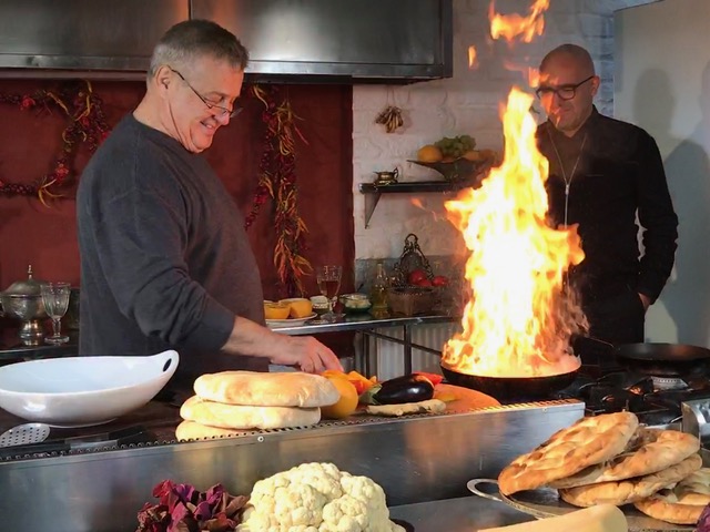 Cum s-a trăit Revoluţia română, cu Dinescu şi Cozighian