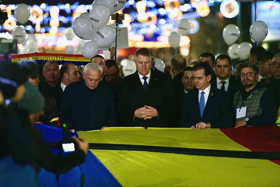(VIDEO) Ce au făcut Iohannis și Orban la marș