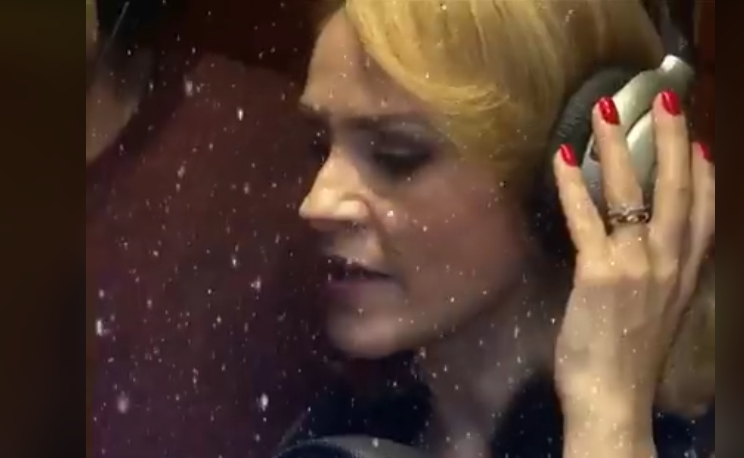 Firea Talent! A dat trotuarul pe cântat