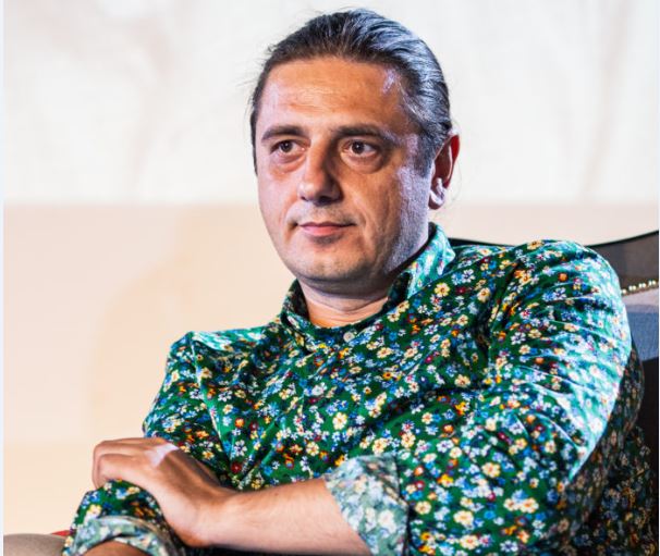 Bancuri adevărate cu scriitorul Lăzărescu ( bonus : mini-baladă de voiaj )