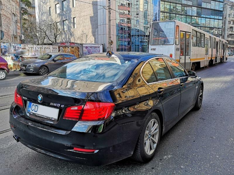 Ironia zilei: „Cui i-e frică de tramvai?”