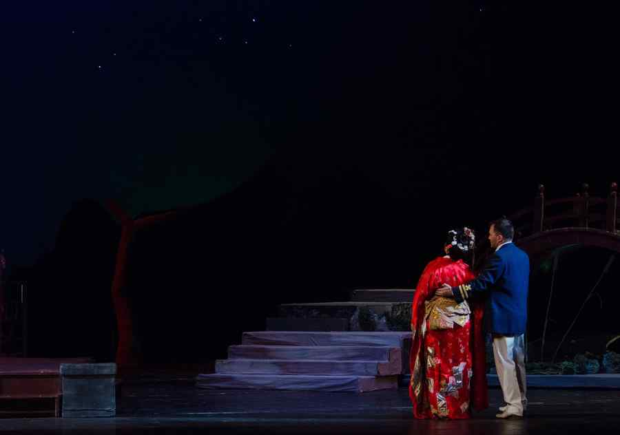 Spectacole fastuoase la început de an pe scena Operei Naționale