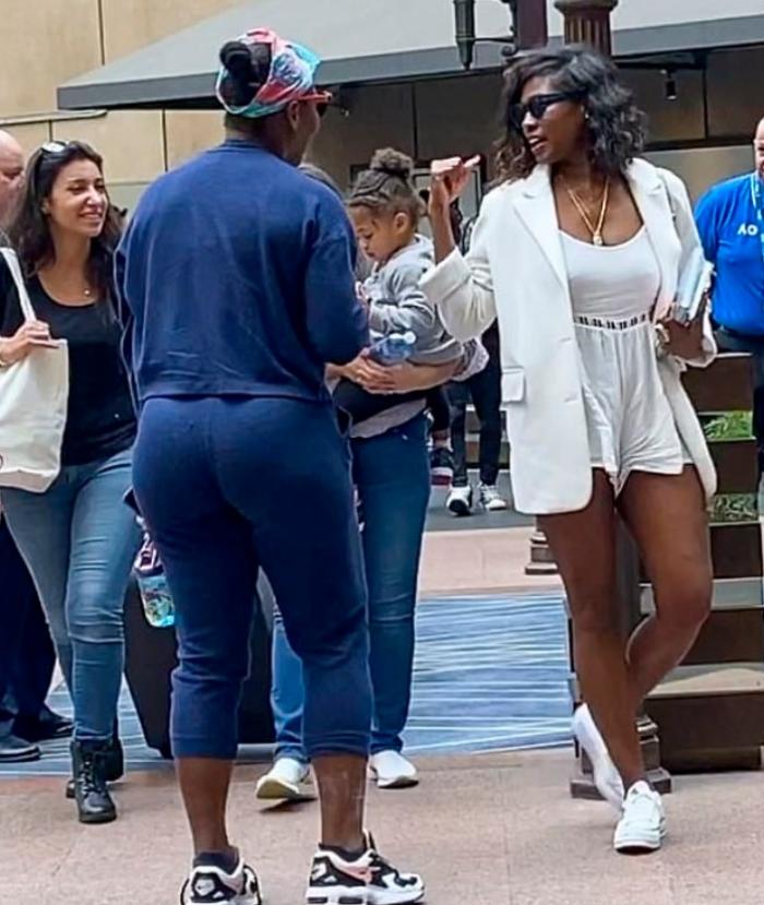 Imagini de senzație! Recunoașteți personajul?