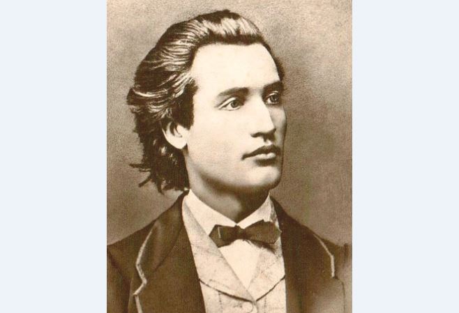 Eminescu, de la librărie la bancă