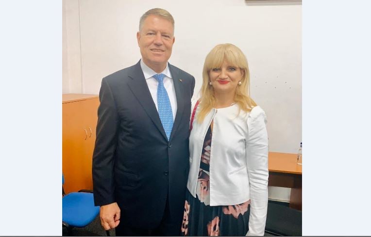 Secretar de stat, cu 16 terenuri și 16 locuințe