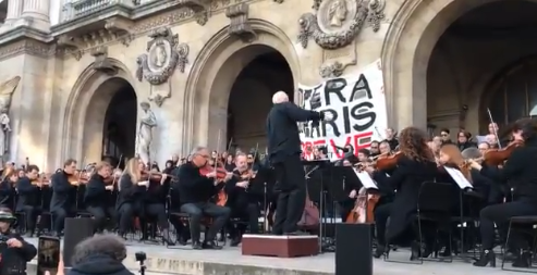 DOVADA: Protest cu cântec