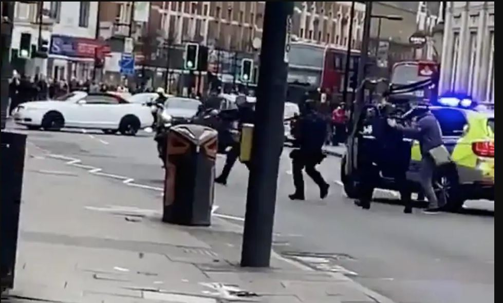 Londra – Oameni înjunghiați de un militant islamist