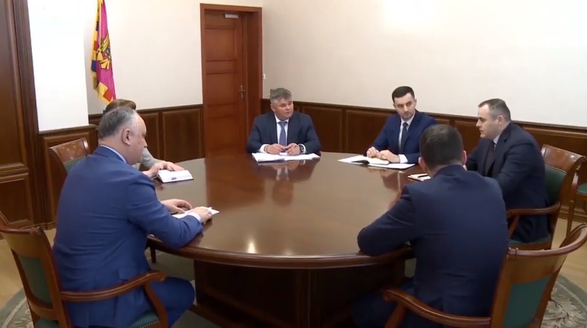 Dodon a chemat la raport Moldova Gaz şi Termoelectrica