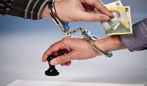 A recunoscut o mită de 1.3 milioane