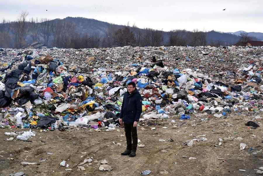 Ministrul Mediului se informează de pe FB