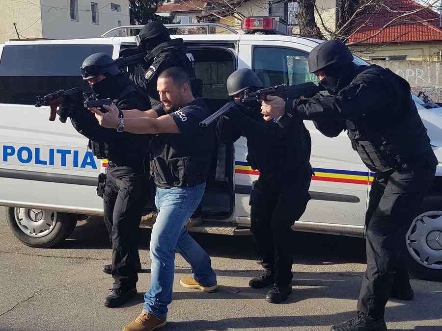 „Vagaboanda” Ciutacu și „secătură” Berbeceanu se sparg în figuri: „Nu vii să mă și bați?”