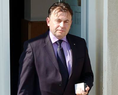 Ministrul sănătății și vizitele protocolare sau de campanie electorală
