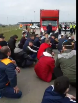 (VIDEO) Vezi imagini cu românii blocați la graniță