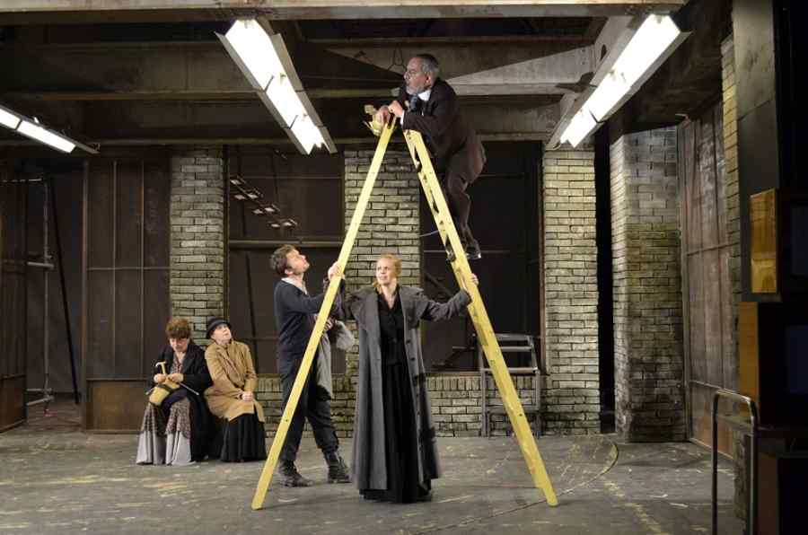 Chiar așa! Cum poți să știi că un spectator vaccinat nu e infectat??!!